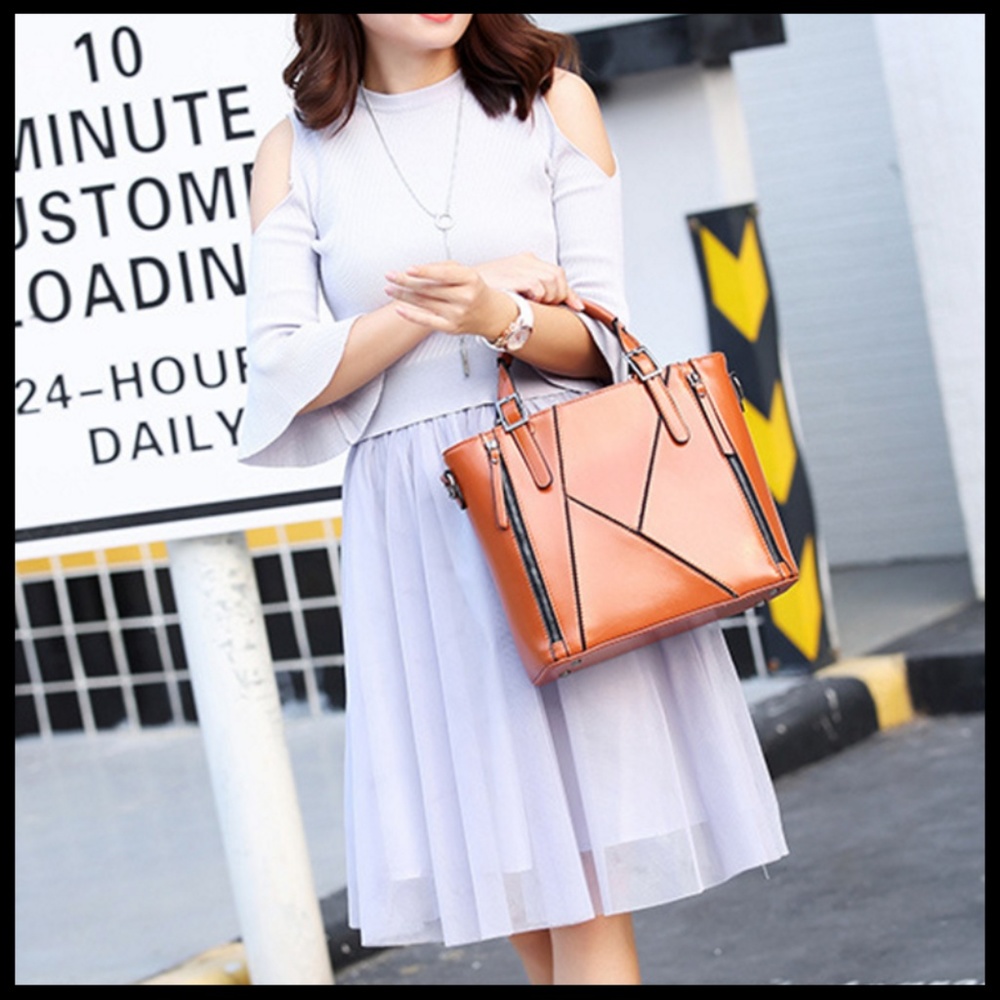 NEW  CHAVA Tote Crossbody - Picture 3 of 8